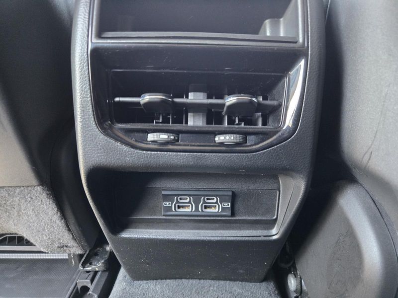 Used 2023 Jeep Grand Cherokee Laredo 4x2