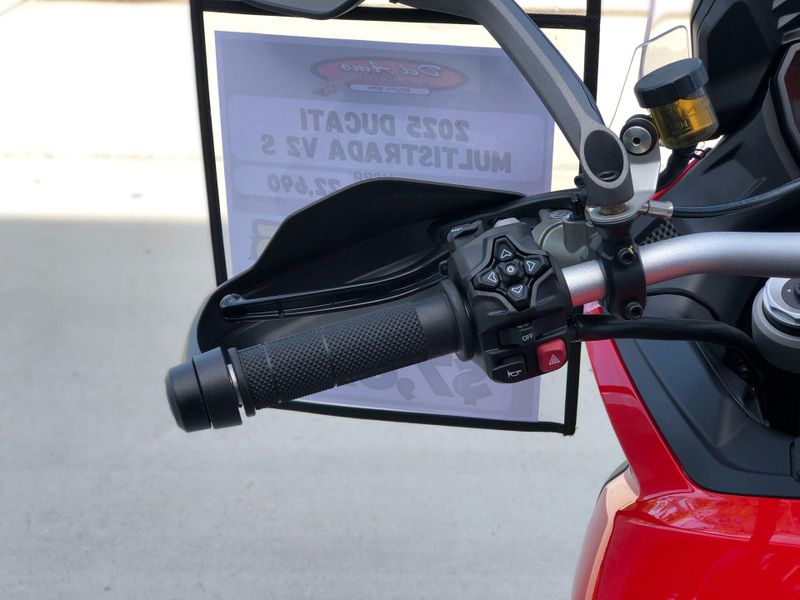 New 2025 Ducati MULTISTRADA V2 S Image 22