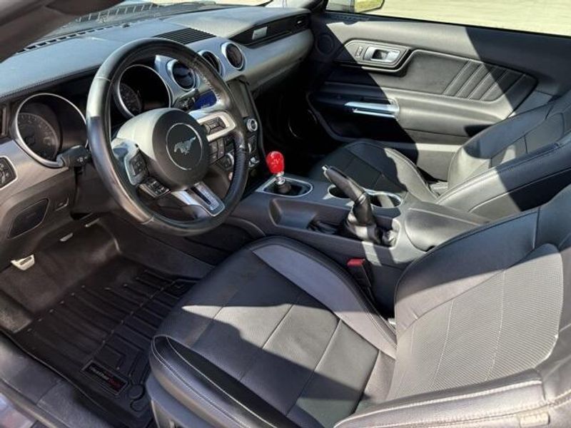 2022 Ford Mustang GT Premium photo 7