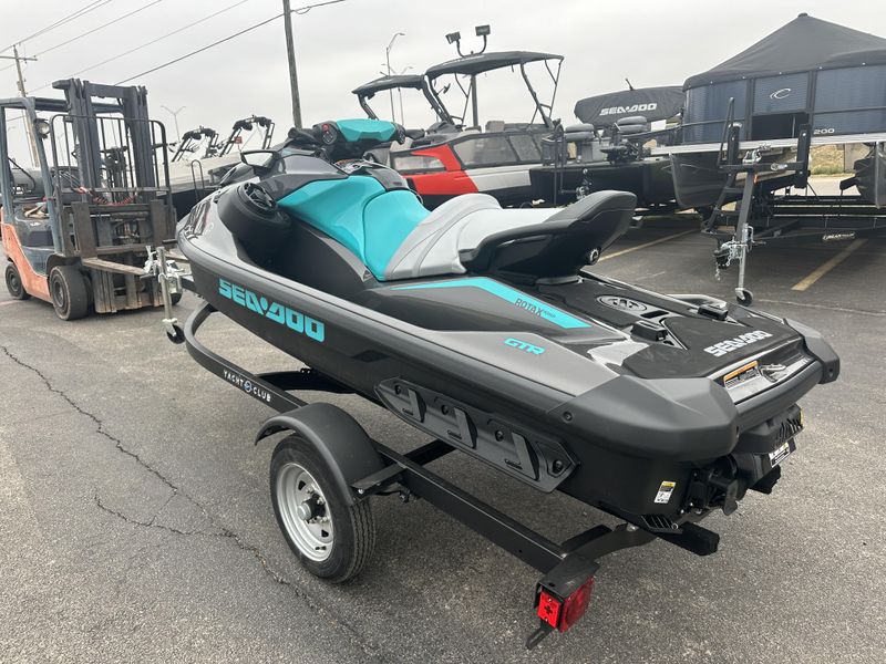 2025 SEADOO GTR 230 WITH SOUND SYSTEM ECLIPSE BLACK AND REEF BLUE Image 2