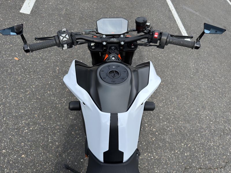 2020 KTM Duke 890 R 