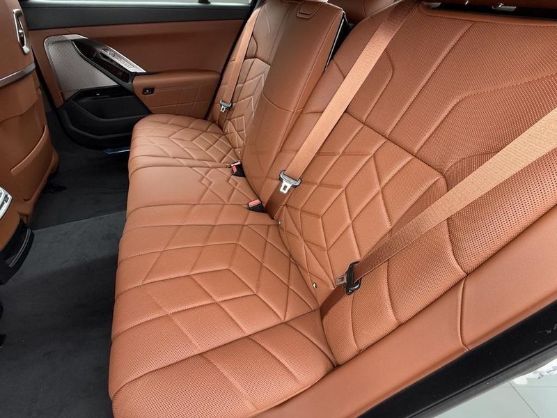 2025 BMW i7 eDrive50Image 27