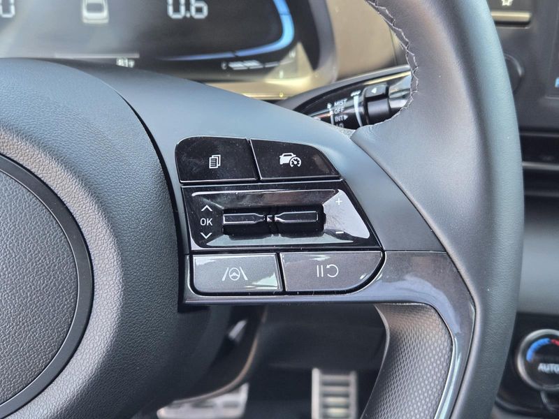 Used 2025 Hyundai Elantra SEL Sport IVT