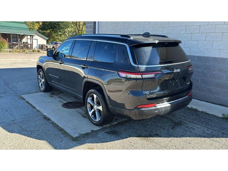 Used 2023 Jeep Grand Cherokee L LimitedImage 3