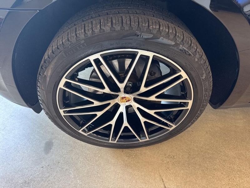 2023 Porsche Macan 