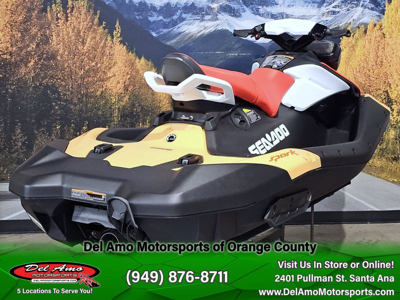 2024 Sea-Doo SPARK FOR 3 (SOUND SYSTEM) Image 9