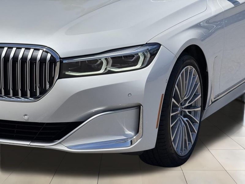 2022 BMW 7 Series 740iImage 11