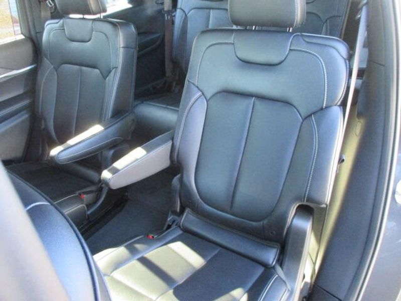 Used 2024 Jeep Grand Cherokee L LimitedImage 21