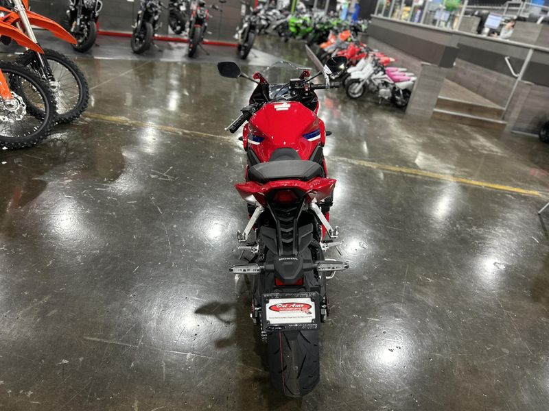 New 2024 Honda CBR650R ABS Image 6