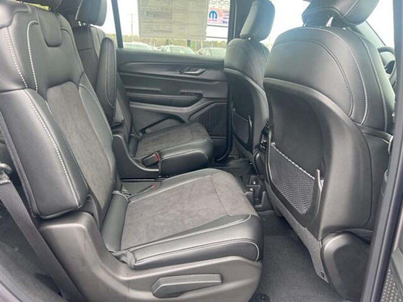 2025 Jeep Grand Cherokee L Altitude X 4x4Image 26