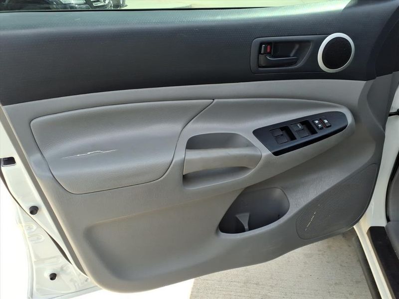 Used 2014 Toyota Tacoma PreRunnerImage 16