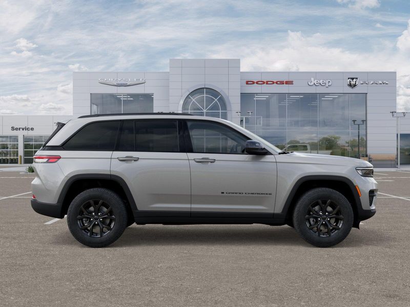 New 2025 Jeep Grand Cherokee Altitude X 4x4