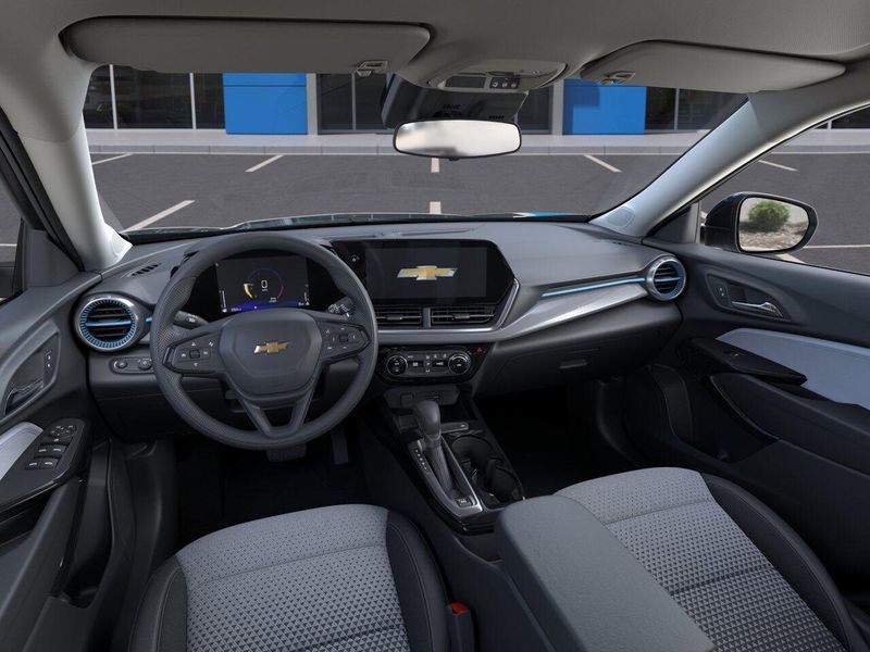 2025 Chevrolet Trax LTImage 15