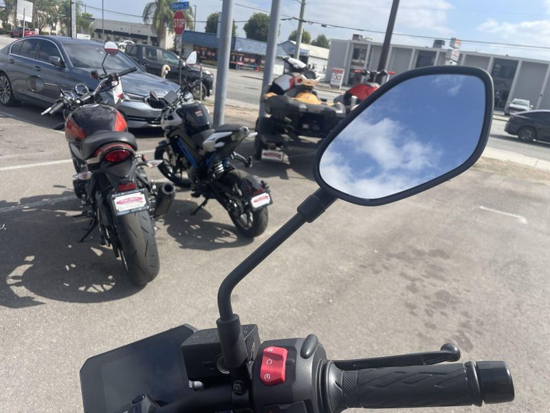 Used 2024 Suzuki GSX-8S CA Image 18