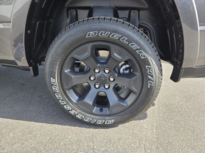 New 2026 RAM 1500 Big Horn Crew Cab 4x2 5'7' Box