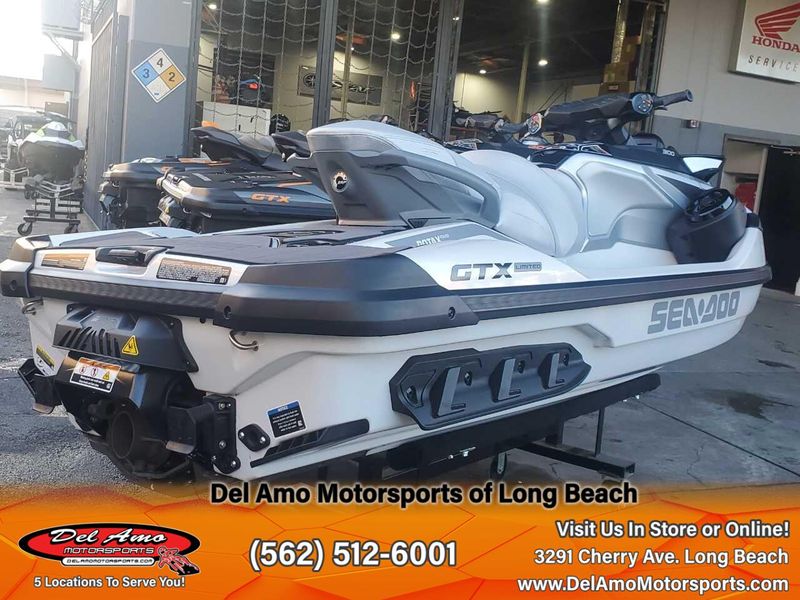 2024 Sea-Doo GTX LIMITED 300 (SOUND SYSTEM) Image 4