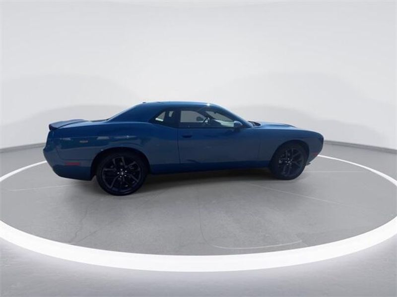 2022 Dodge Challenger SXTImage 9
