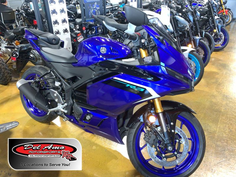 New 2025 Yamaha YZF-R3 ABS Image 1