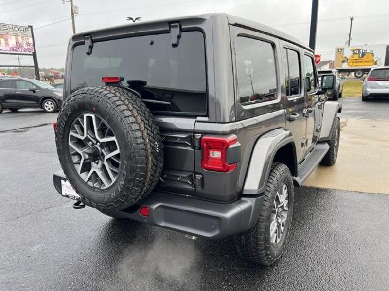 2025 Jeep Wrangler 4-door SaharaImage 7