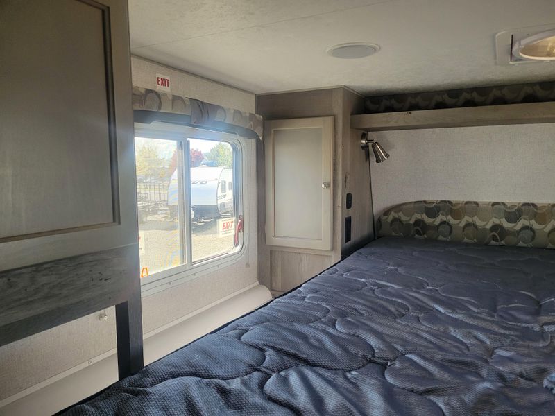 Used 2025 WOLF CREEK 890 Image 7