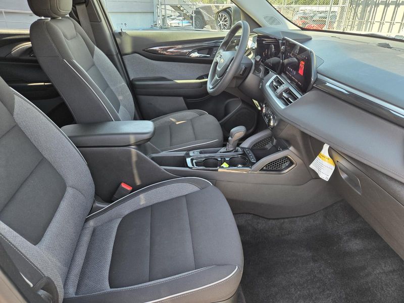 Used 2025 Chevrolet Trailblazer FWD 4dr LS