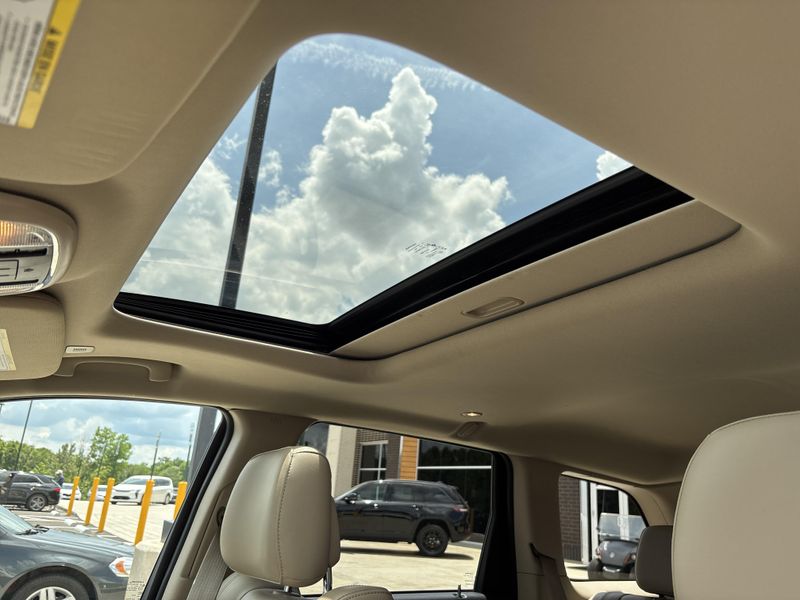 Used 2021 Jeep Grand Cherokee LimitedImage 15