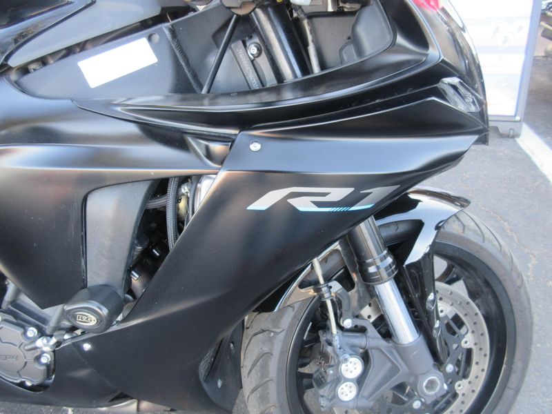 USED 2022 YAMAHA YZF-R1 Image 9
