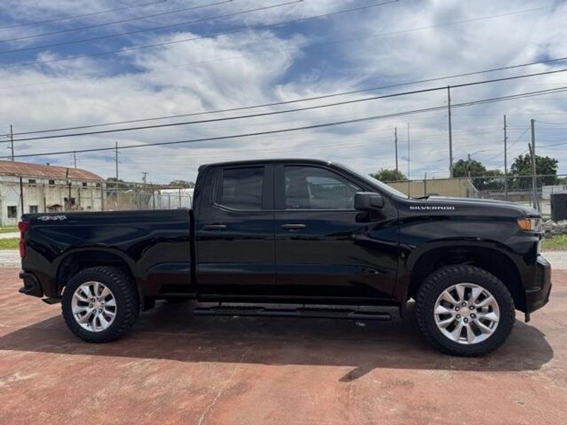 2020 Chevrolet Silverado 1500 CustomImage 4
