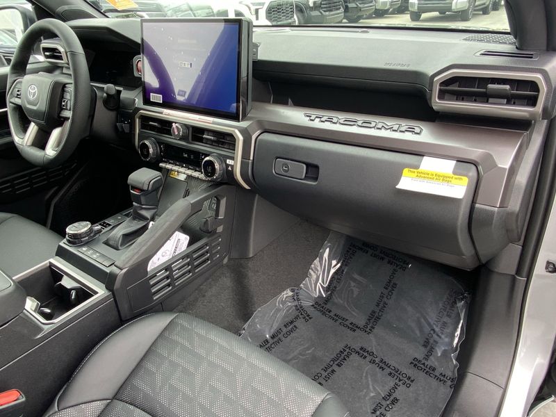 2025 Toyota Tacoma TRD Off RoadImage 9