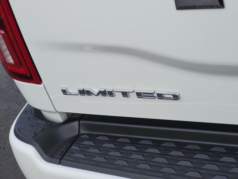 2025 RAM 3500 Limited Crew Cab 4x4 8
