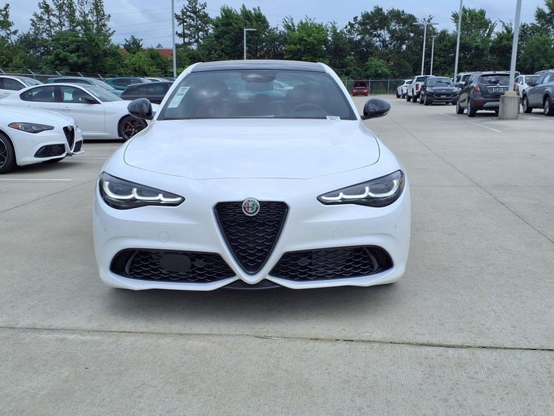 2025 Alfa Romeo Giulia SPRINT photo 2