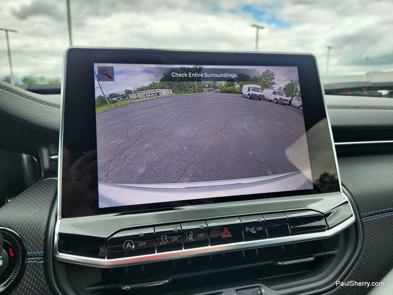 New 2025 Jeep Compass Limited 4x4