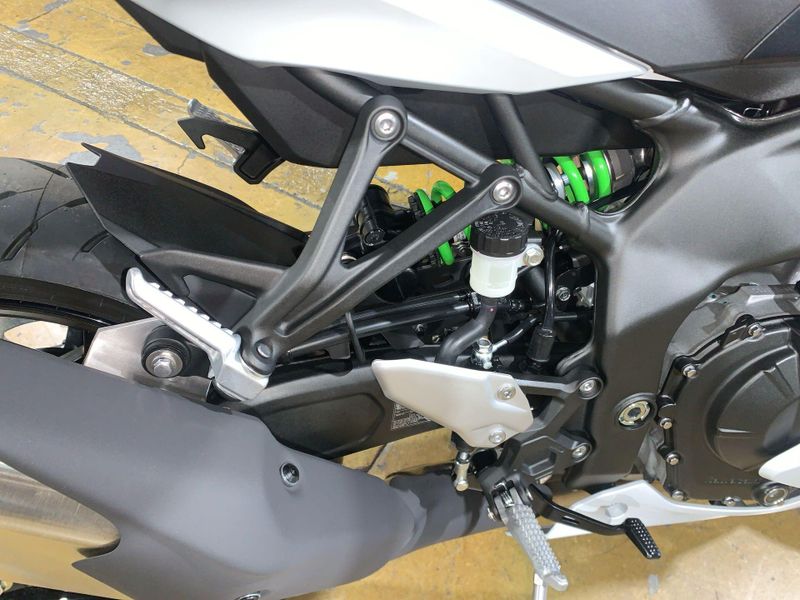 New 2025 Kawasaki NINJA ZX-4RR ABS Image 13