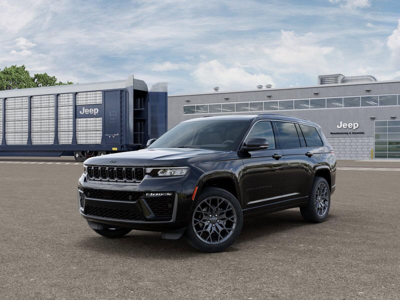 New 2026 Jeep Grand Cherokee L Summit 4x4Image 1