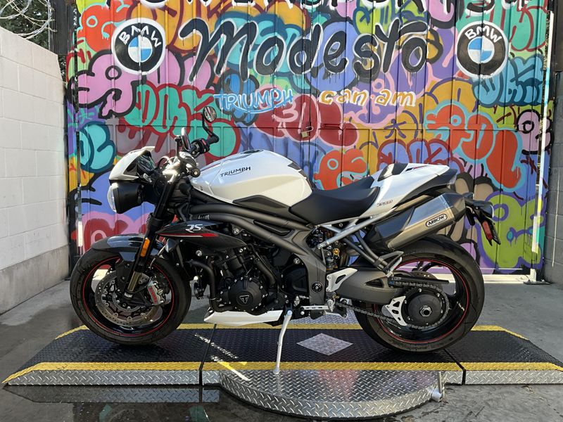 2019 Triumph SPEED TRIPLE RSImage 3