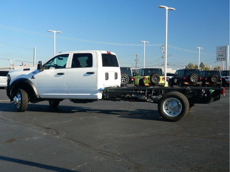 2024 RAM 5500 Tradesman Chassis Crew Cab 4x4 84