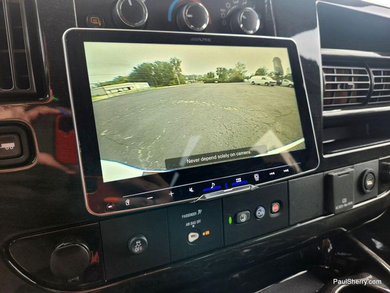 2023 GMC Savana Cargo Image 2