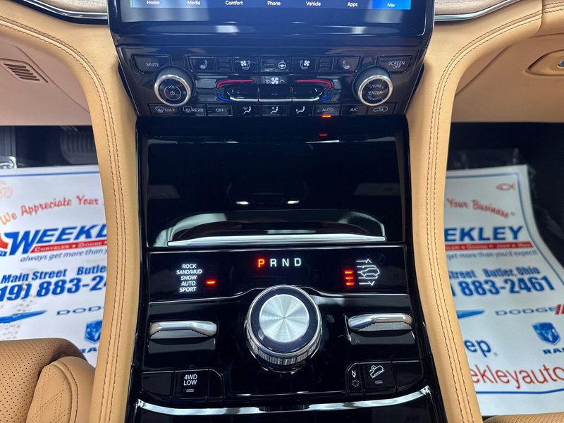 2025 Jeep Grand Cherokee Summit Reserve 4x4Image 17