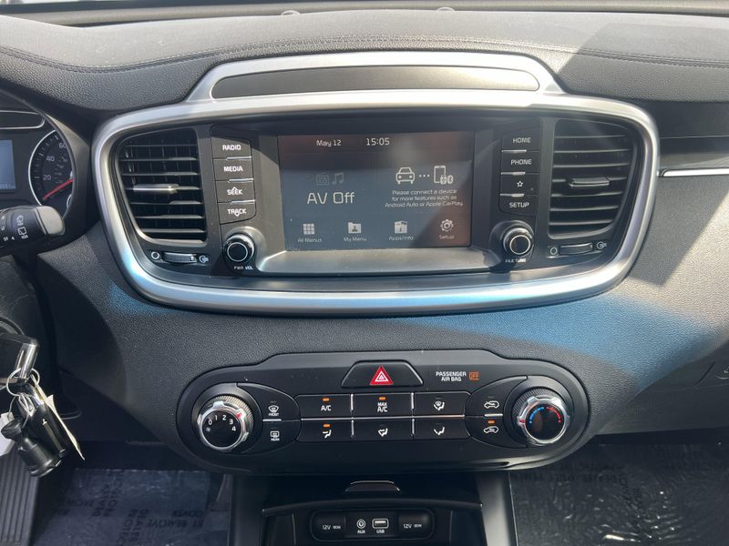 2019 Kia Sorento LXImage 14
