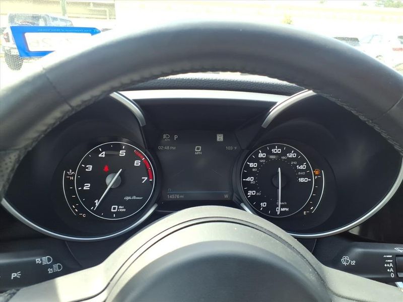Used 2022 Alfa Romeo Giulia TiImage 26