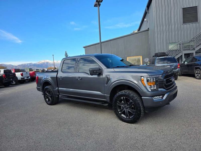 2021 Ford F-150 XLT photo 2