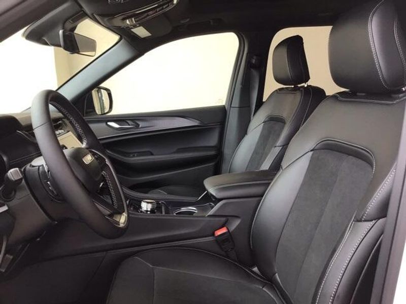 2025 Jeep Grand Cherokee Altitude X 4x2Image 15