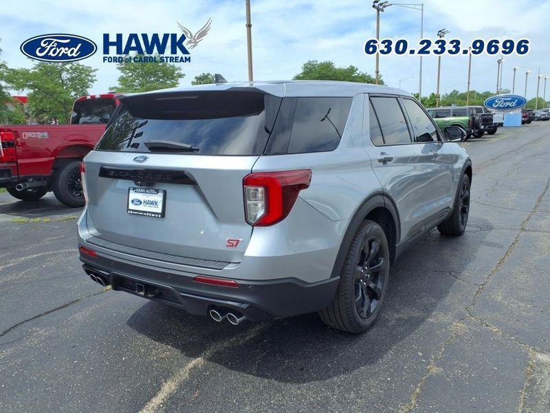2022 Ford Explorer ST photo 7
