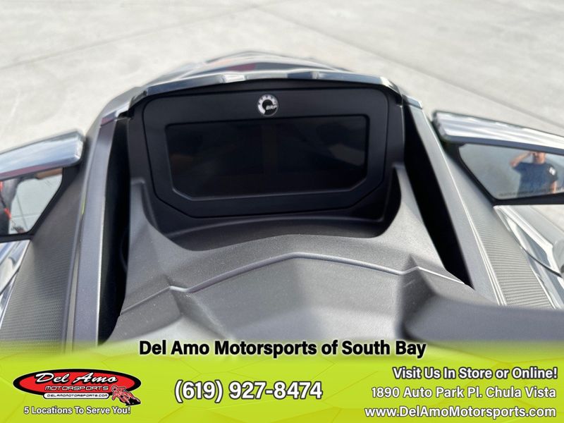 2024 Sea-Doo 10RC  in a ICE METAL / MANTA GREEN exterior color. Del Amo Motorsports of South Bay (619) 547-1937 delamomotorsports.com 