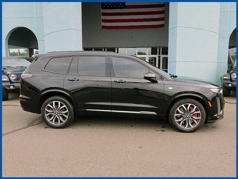 2023 Cadillac XT6 SportImage 2