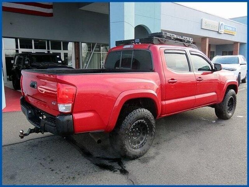 2017 Toyota Tacoma SRImage 7