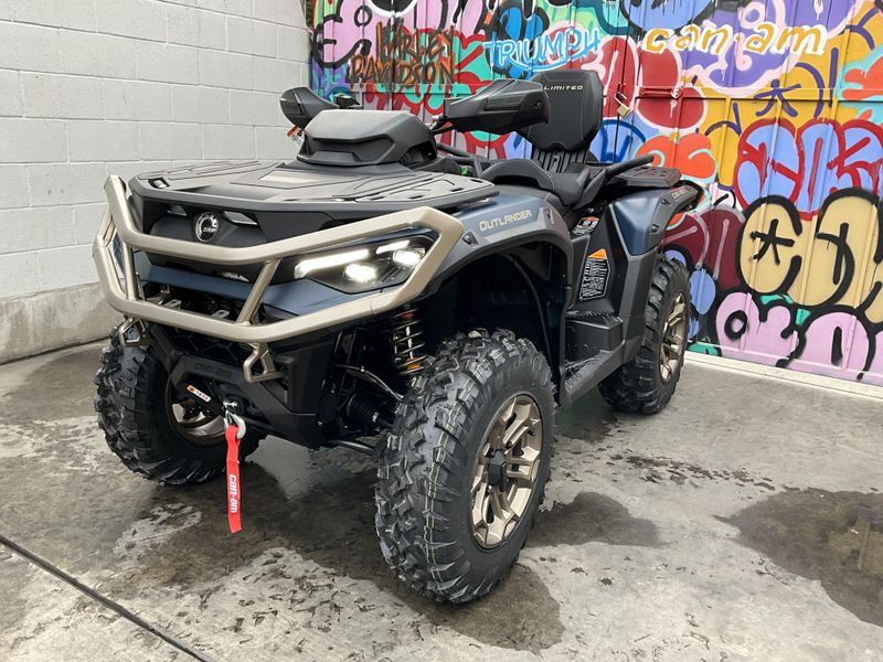 New 2026 Can-Am OUTLANDER MAX LTD 1000R DEMO Image 1