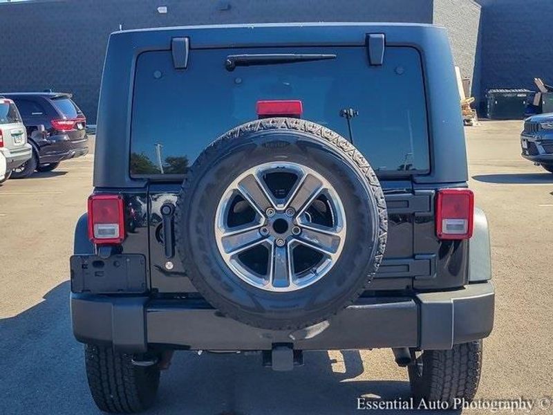 2015 Jeep Wrangler Unlimited Willys Wheeler photo 4