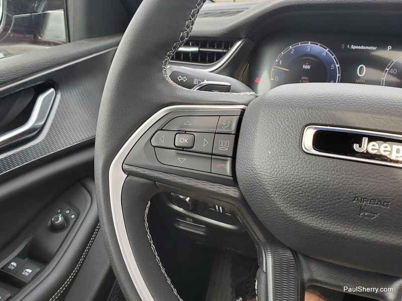 New 2025 Jeep Grand Cherokee L Altitude X 4x4