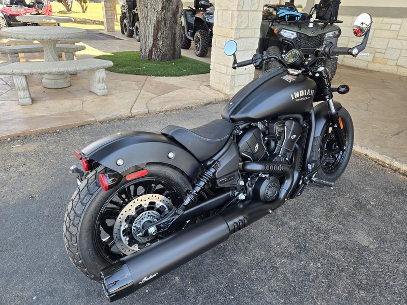 2025 Indian Motorcycle SCOUT BOBBER LIMITED BLACK SMOKE Image 4